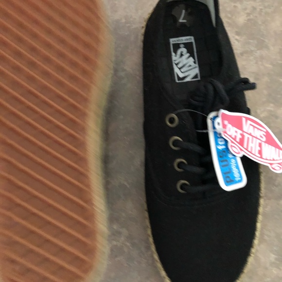 Vans - Picture 4 of 5